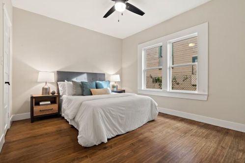 813 Elsbeth St, Dallas TX 75208-4227 exterior