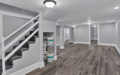 8232 Ridgeland Ave, Chicago IL  60617-1744 exterior