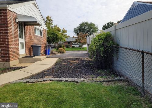 2148 Lee Ln, Chester PA 19014-2213 exterior