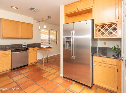 6125 Reliance Dr, Tucson AZ  85704-5326 exterior