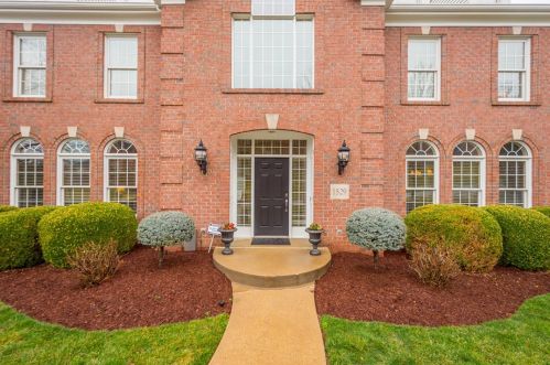 1529 Fox Chase Ln, Pittsburgh, PA 15241-3147