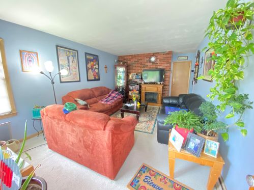 515 66th St, Milwaukee, WI 53213-4057