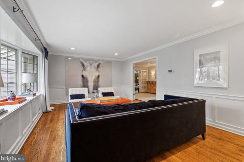 32 Evergreen Cir, Princeton NJ 08540-4028 exterior