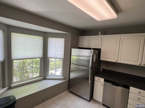 2086 Drake Ct, Mahwah NJ  07430-3803 exterior