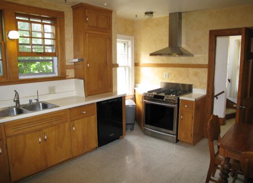 2521 Frederick Ave, Milwaukee, WI 53211-4012