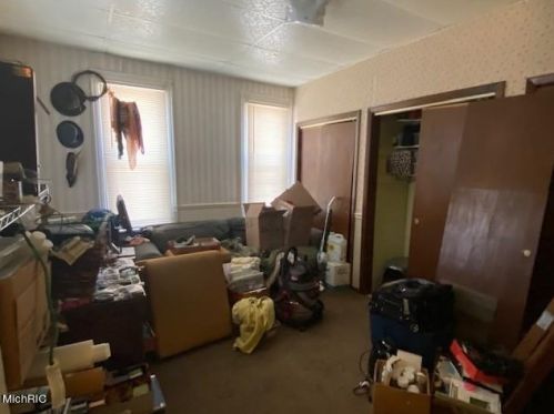 916 Jennette, Grand Rapids MI 49504-4143 exterior