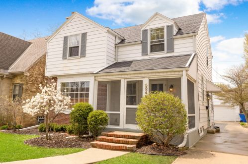 5249 Shoreland Ave, Milwaukee WI  53217-5128 exterior