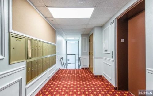 190 Morris Ave, Springfield NJ 07081-1110 exterior