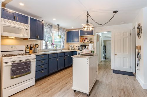 21 Redington Rd, Concord NH  03301-2439 exterior