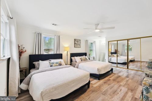 5117 Mount Vernon Memorial Hwy, Alexandria VA  22309-3319 exterior