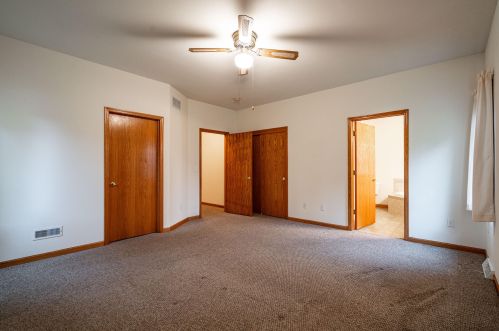 2269 Mangold Ave, Milwaukee WI 53221-4949 exterior