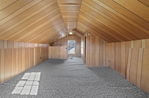 1901 Elmdale Ct, Milwaukee WI 53211-2342 exterior