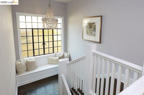 135 Tunl Rd, Berkeley CA 94705-2841 exterior