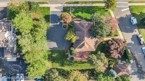 25 Memorial Pkwy, Atlantic Highlands NJ 07716-1655 exterior