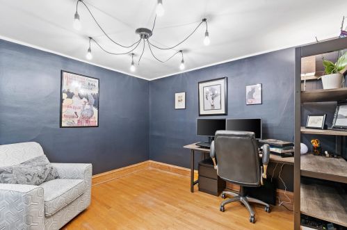 4020 Prospect Ave, Milwaukee WI 53211-2116 exterior