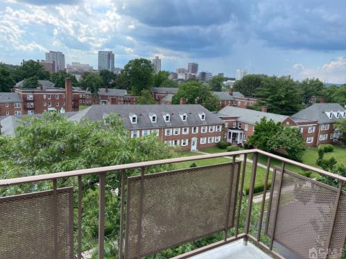 123 Adelaide Ave, New Brunswick NJ  08904-1657 exterior