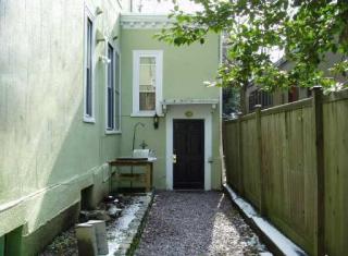 75 Lloyd Ave, Providence RI  02906-1510 exterior