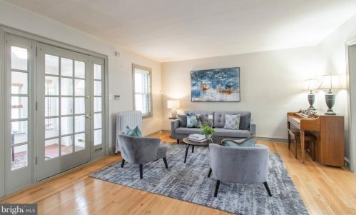 328 Gln Echo Rd, Philadelphia PA 19119-2915 exterior