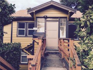6415 Ellis Ave, Seattle, WA 98108-2739