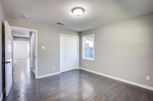 1426 Gillette St, Dallas TX 75217-1210 exterior