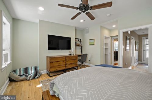 912 American St, Philadelphia PA 19140-5726 exterior