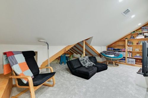 7036 Auckland Dr, Austin TX 78749-4139 exterior