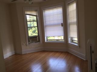 1101 Grace St, Chicago IL  60613-2813 exterior