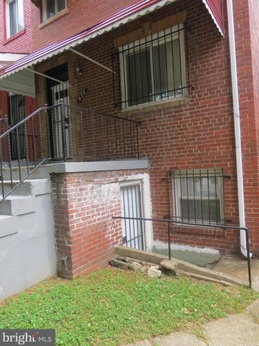 530 Oakwood St, Washington, DC 20032-2501