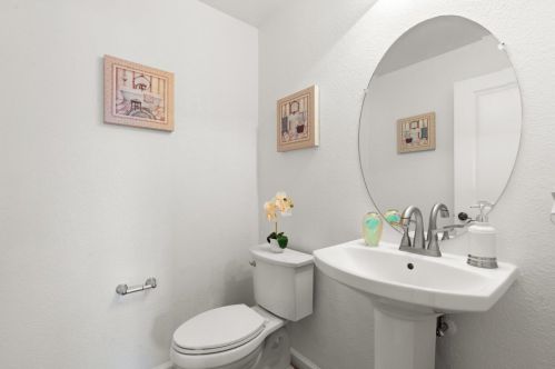 302 Vista Roma Way, San Jose CA 95136-4427 exterior