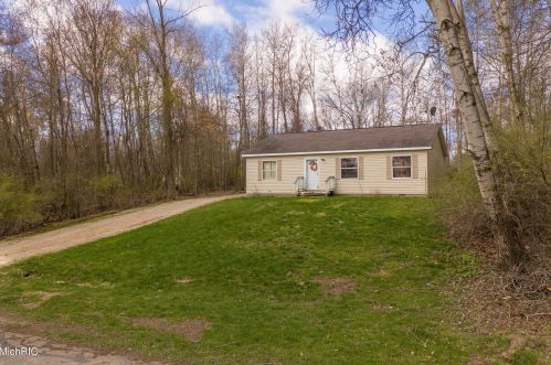1017 Marietta St, Lake Isabella, MI 48893-8830