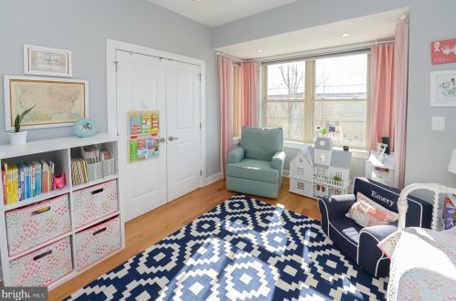 2307 Carpenter St, Philadelphia PA 19146-2516 exterior