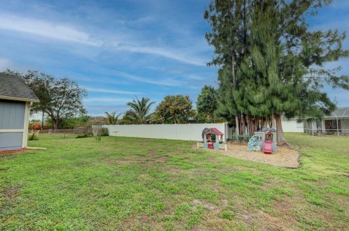 1011 Alexandria Ave, Fort Pierce FL 34953-3401 exterior