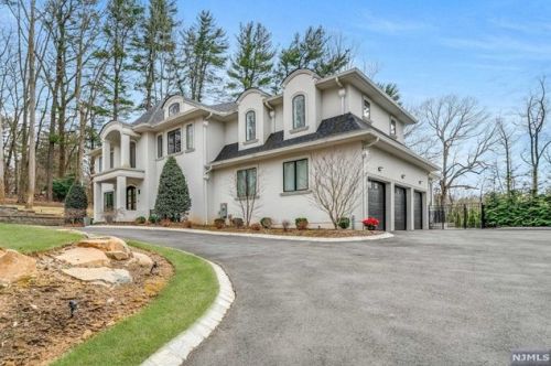 19 Duck Pond Rd, Demarest NJ  07627-2305 exterior