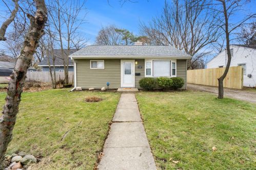 3112 Emerald Dr, Kalamazoo MI  49001-4537 exterior