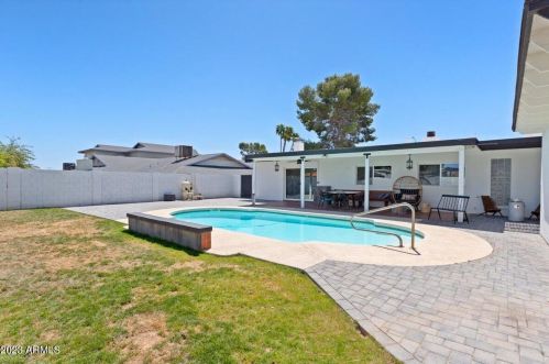 2524 Beryl Ave, Phoenix AZ  85028-3715 exterior