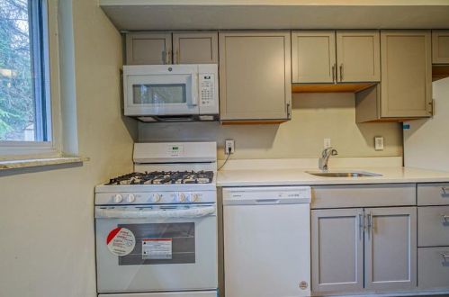 414 Pennwood Dr, Pittsburgh PA  15235-4331 exterior