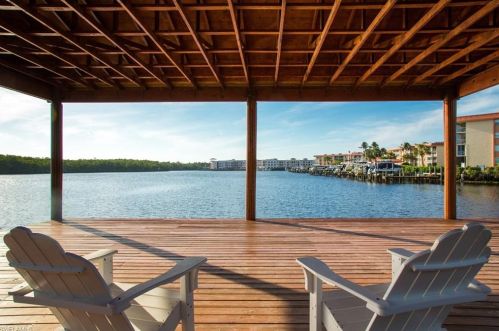 61 14 St, Naples FL 34117-3687 exterior