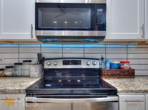 4495 Kent Rd, Atlanta GA  30337-5205 exterior