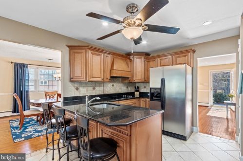 33 Wyncroft Dr, Media PA 19063-4842 exterior