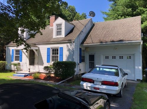 70 Mayflower Rd, Springfield, MA 01118-1407