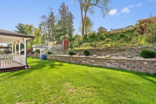 5034 Leona Dr, Pittsburgh PA 15227-3622 exterior