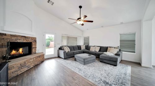 4977 Louis River Way, Tucson AZ  85718-4756 exterior