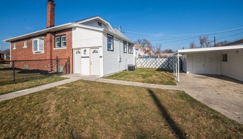 245 18 Ave, Broadview IL 60155-3932 exterior