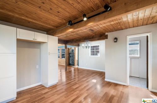 1751 Winding Crk Trl, Spring Branch TX 78070-5327 exterior