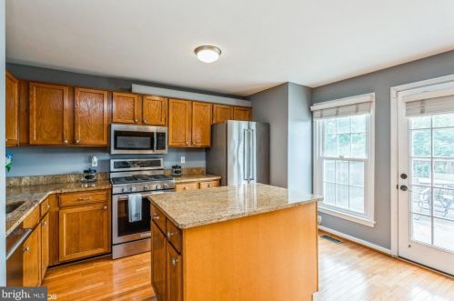 7409 Duddington Dr, Alexandria VA 22315-3847 exterior