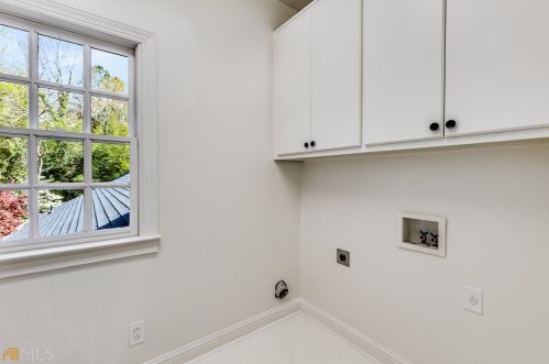 519 Ivy Pl, Atlanta GA 30342-4275 exterior