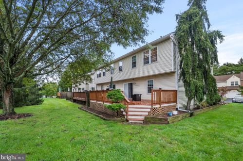 11 Revere Ct, Trenton NJ 08628-3610 exterior