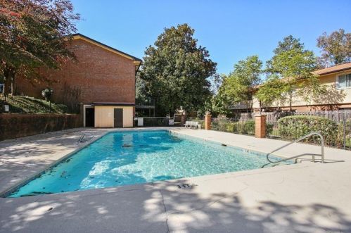 2570 Bradford Sq, Atlanta GA 30345-1366 exterior