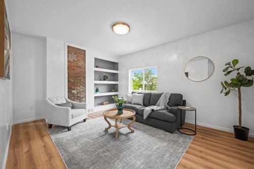 217 Logan St, Pittsburgh PA  15209-2811 exterior