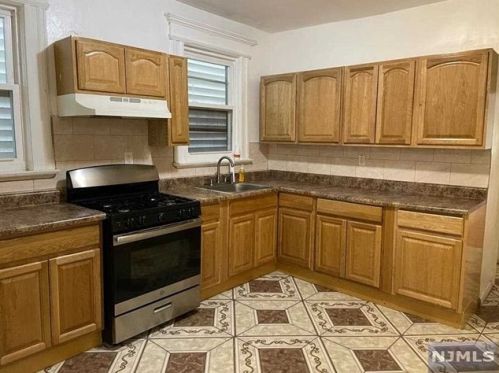 102 Myrtle Ave, Irvington NJ  07111-3316 exterior